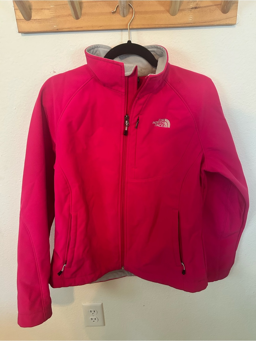 The North Face Women’s Large Pink Softshell Fleece Lined Jacket Full Zip
